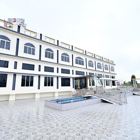 Hotel Vedika Garden Āmbavna Exteriér fotografie