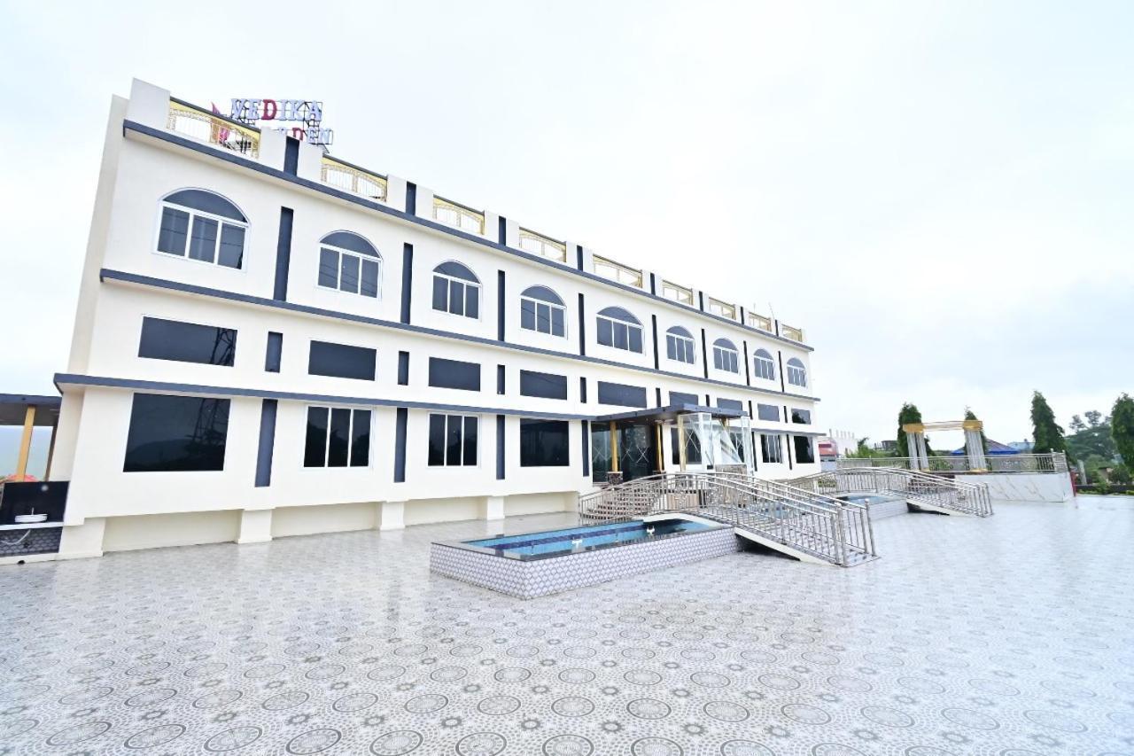 Hotel Vedika Garden Āmbavna Exteriér fotografie
